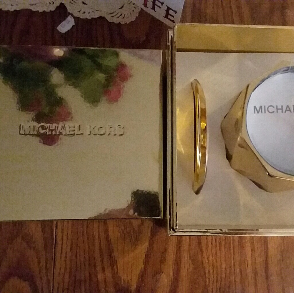 Michael kors candle